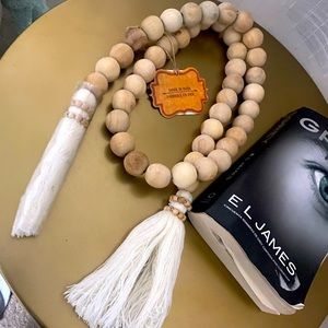 Wood bead garland 🎁